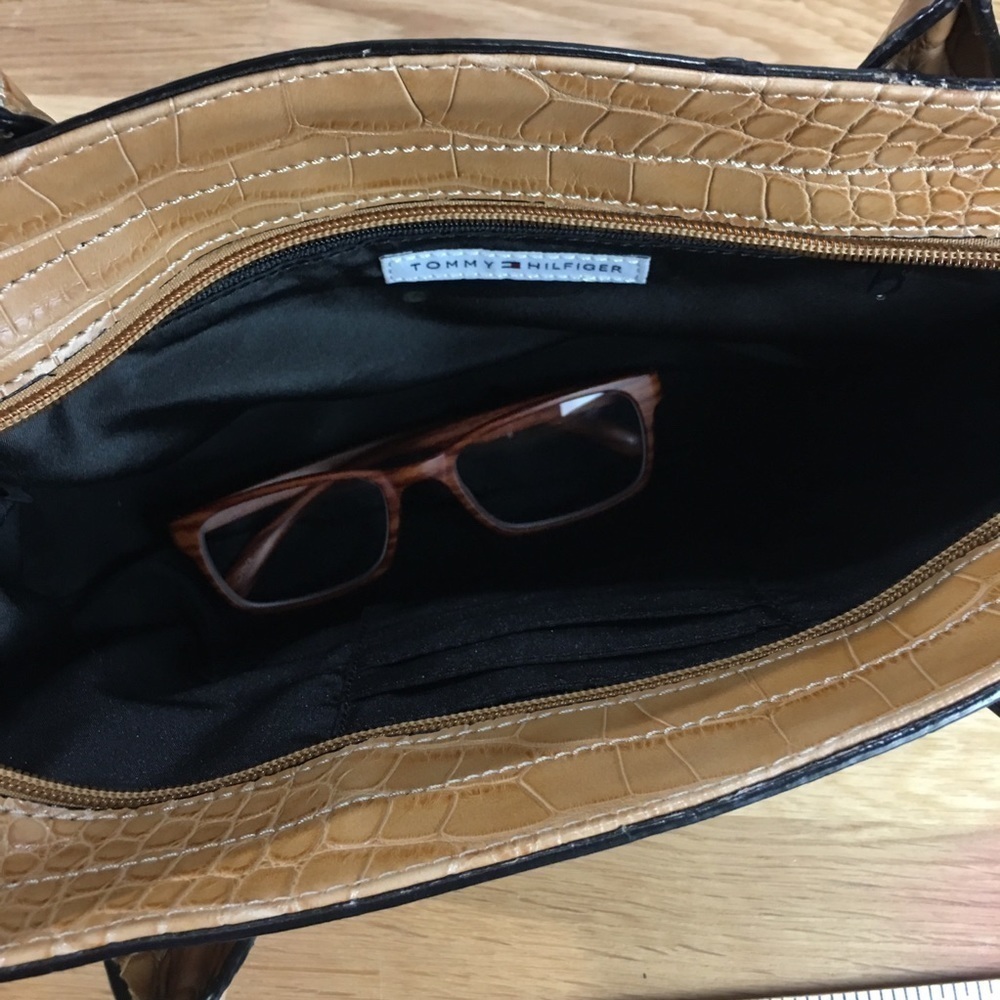 Tommy Hilfiger Cognac Croc Embossed Top Handle Shoulder Bag east/west - Picture 6 of 8